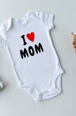 i_love_m_o_m_heart_custom_text_mom_baby_bodysuit
